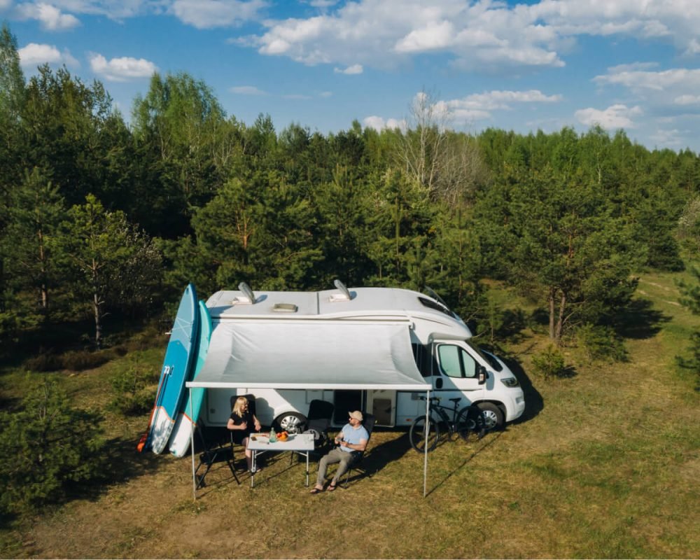 the-family-is-resting-in-their-race-track-located-EAM8CZL.jpg